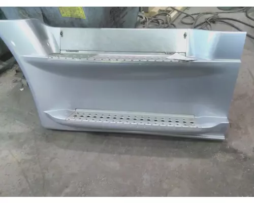 FREIGHTLINER CASCADIA 125 CAB SKIRTSIDE FAIRING