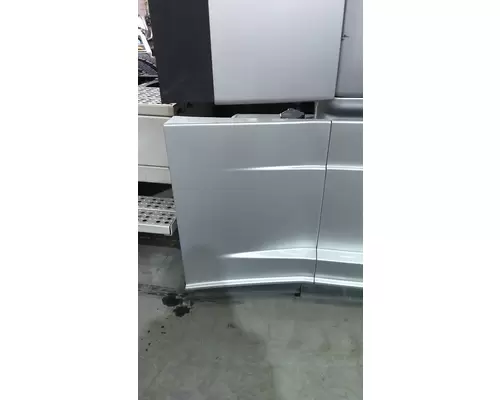 FREIGHTLINER CASCADIA 125 CAB SKIRTSIDE FAIRING