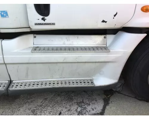 FREIGHTLINER CASCADIA 125 CAB SKIRTSIDE FAIRING