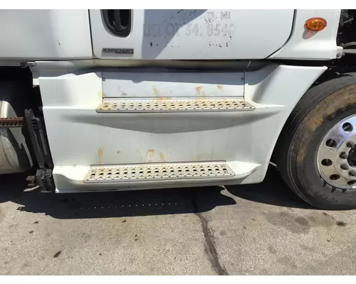 FREIGHTLINER CASCADIA 125 CAB SKIRTSIDE FAIRING