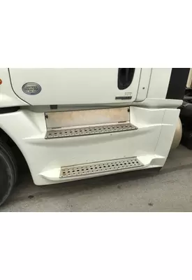 FREIGHTLINER CASCADIA 125 CAB SKIRT/SIDE FAIRING