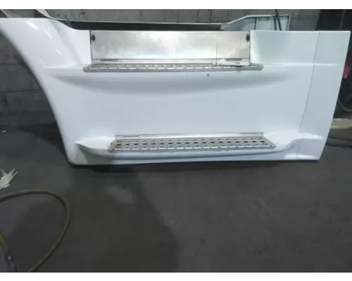 FREIGHTLINER CASCADIA 125 CAB SKIRTSIDE FAIRING