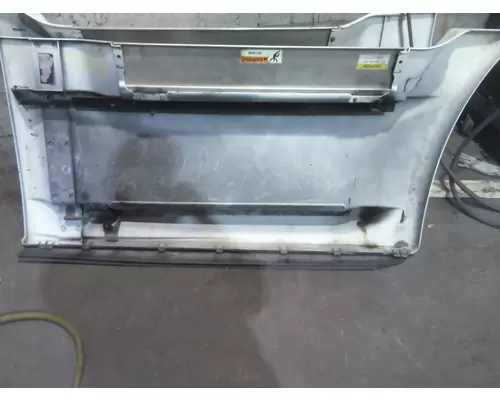 FREIGHTLINER CASCADIA 125 CAB SKIRTSIDE FAIRING