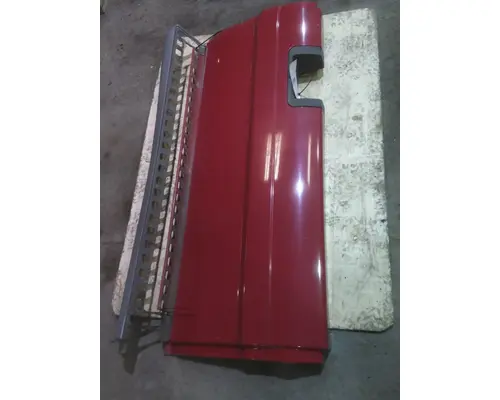 FREIGHTLINER CASCADIA 125 CAB SKIRTSIDE FAIRING