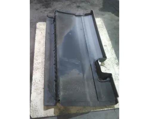 FREIGHTLINER CASCADIA 125 CAB SKIRTSIDE FAIRING