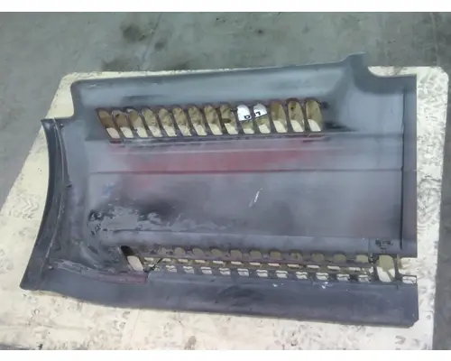 FREIGHTLINER CASCADIA 125 CAB SKIRTSIDE FAIRING