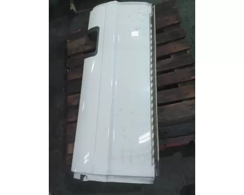 FREIGHTLINER CASCADIA 125 CAB SKIRTSIDE FAIRING