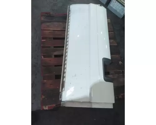 FREIGHTLINER CASCADIA 125 CAB SKIRTSIDE FAIRING