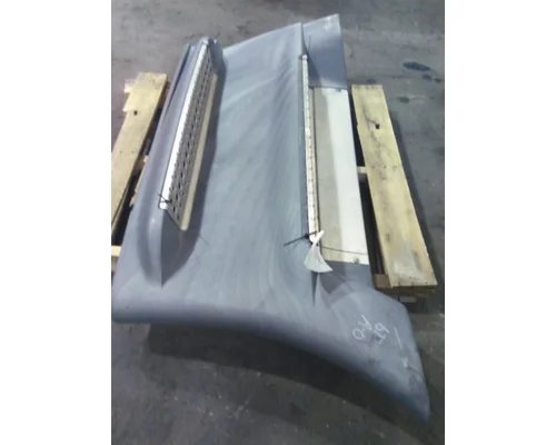FREIGHTLINER CASCADIA 125 CAB SKIRTSIDE FAIRING