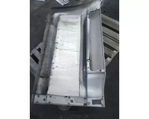FREIGHTLINER CASCADIA 125 CAB SKIRTSIDE FAIRING