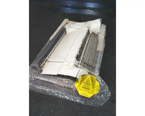 FREIGHTLINER CASCADIA 125 CAB SKIRTSIDE FAIRING