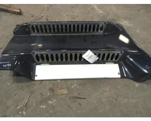 FREIGHTLINER CASCADIA 125 CAB SKIRTSIDE FAIRING