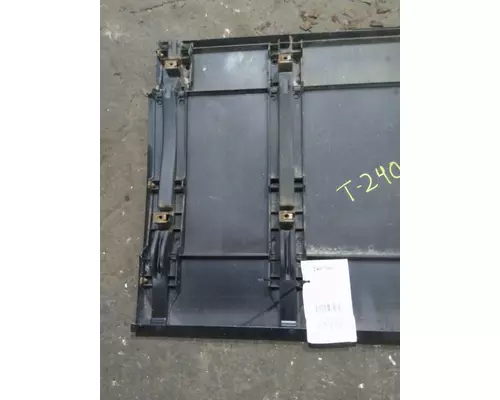 FREIGHTLINER CASCADIA 125 CAB SKIRTSIDE FAIRING