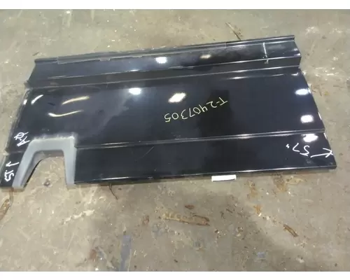 FREIGHTLINER CASCADIA 125 CAB SKIRTSIDE FAIRING