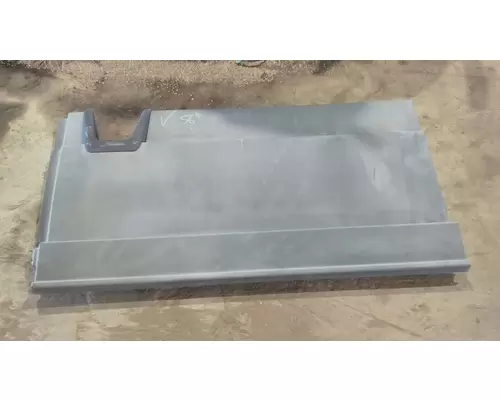 FREIGHTLINER CASCADIA 125 CAB SKIRTSIDE FAIRING