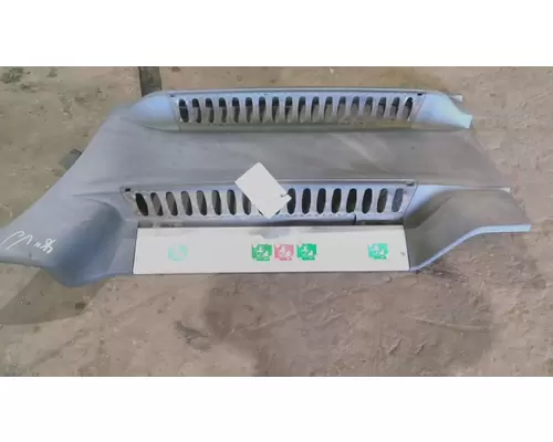 FREIGHTLINER CASCADIA 125 CAB SKIRTSIDE FAIRING
