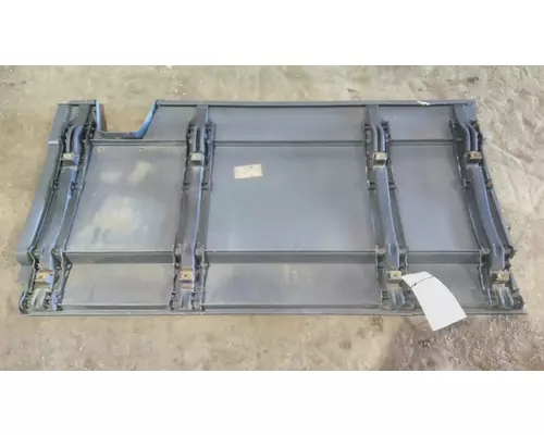 FREIGHTLINER CASCADIA 125 CAB SKIRTSIDE FAIRING