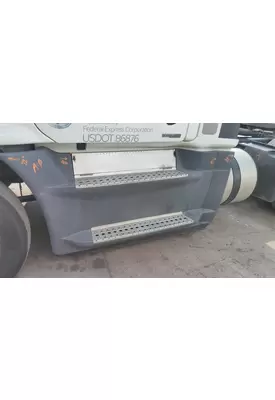 FREIGHTLINER CASCADIA 125 CAB SKIRT/SIDE FAIRING