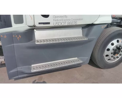 FREIGHTLINER CASCADIA 125 CAB SKIRTSIDE FAIRING