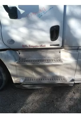 FREIGHTLINER CASCADIA 125 CAB SKIRT/SIDE FAIRING