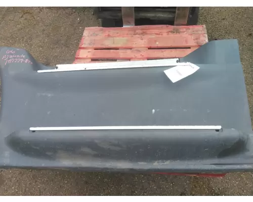 FREIGHTLINER CASCADIA 125 CAB SKIRTSIDE FAIRING