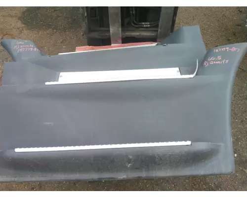FREIGHTLINER CASCADIA 125 CAB SKIRTSIDE FAIRING