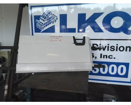 FREIGHTLINER CASCADIA 125 CAB SKIRTSIDE FAIRING