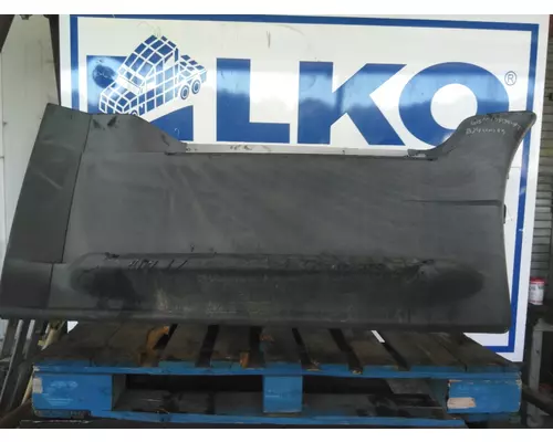 FREIGHTLINER CASCADIA 125 CAB SKIRTSIDE FAIRING