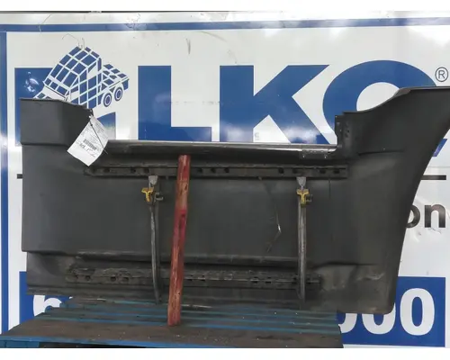 FREIGHTLINER CASCADIA 125 CAB SKIRTSIDE FAIRING