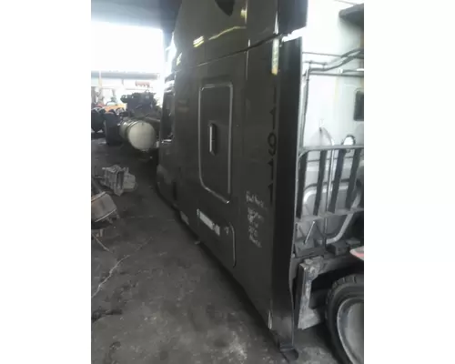 FREIGHTLINER CASCADIA 125 CAB
