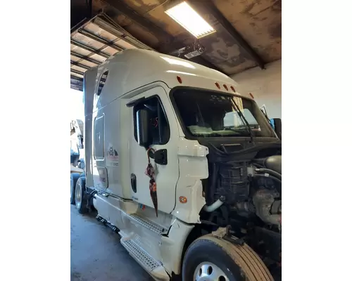 FREIGHTLINER CASCADIA 125 CAB