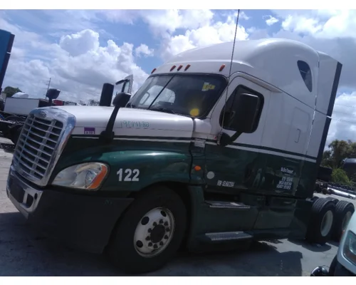 FREIGHTLINER CASCADIA 125 CAB