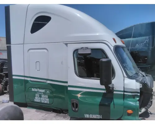 FREIGHTLINER CASCADIA 125 CAB