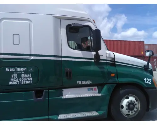 FREIGHTLINER CASCADIA 125 CAB