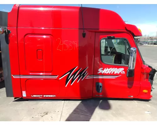 FREIGHTLINER CASCADIA 125 CAB