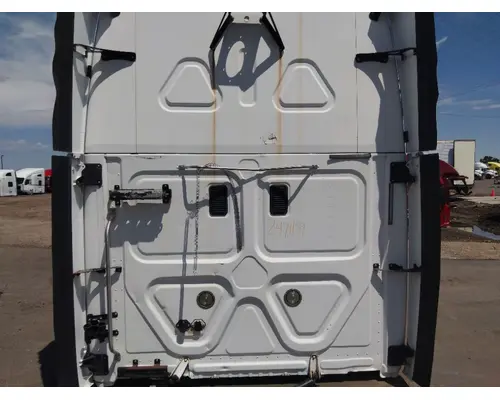 FREIGHTLINER CASCADIA 125 CAB