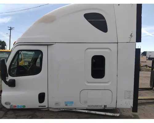 FREIGHTLINER CASCADIA 125 CAB