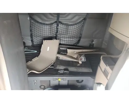 FREIGHTLINER CASCADIA 125 CAB