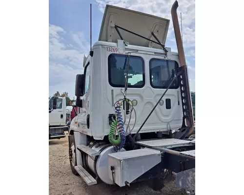 FREIGHTLINER CASCADIA 125 CAB