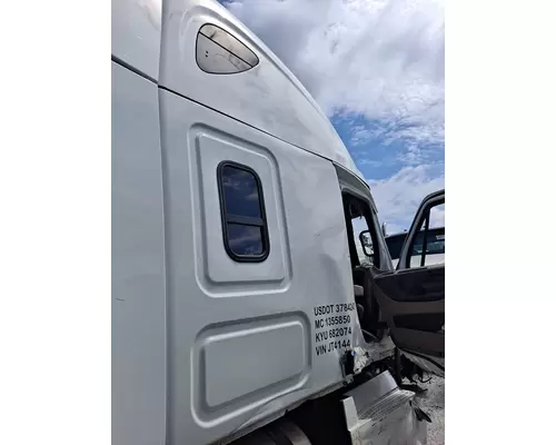 FREIGHTLINER CASCADIA 125 CAB