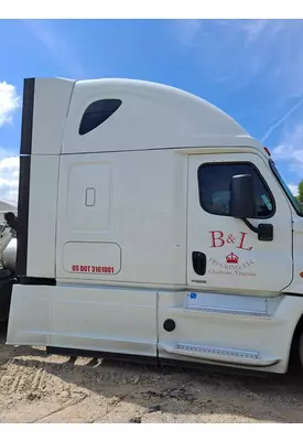 FREIGHTLINER CASCADIA 125 CAB