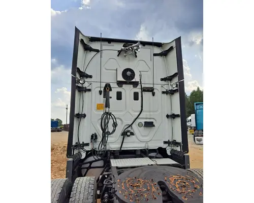 FREIGHTLINER CASCADIA 125 CAB