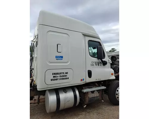 FREIGHTLINER CASCADIA 125 CAB