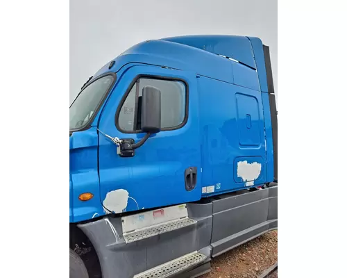 FREIGHTLINER CASCADIA 125 CAB