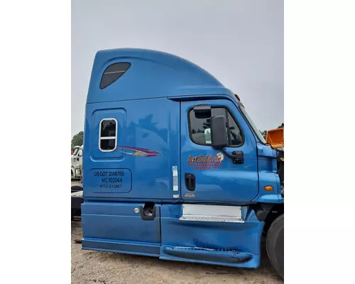 FREIGHTLINER CASCADIA 125 CAB