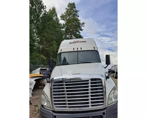 FREIGHTLINER CASCADIA 125 CAB