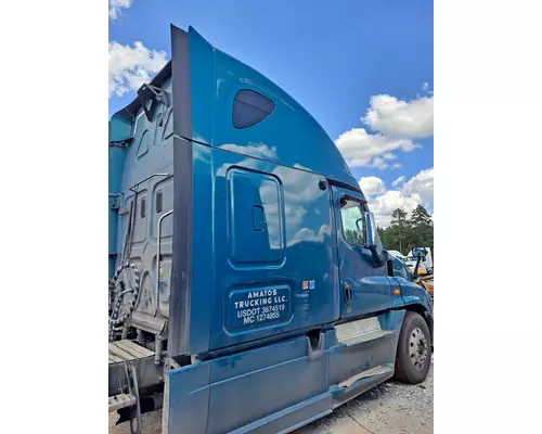 FREIGHTLINER CASCADIA 125 CAB