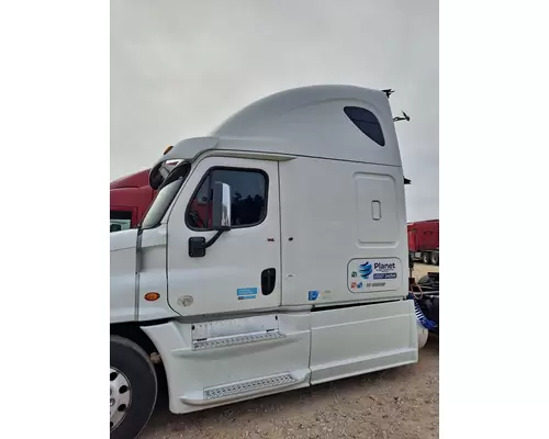 FREIGHTLINER CASCADIA 125 CAB