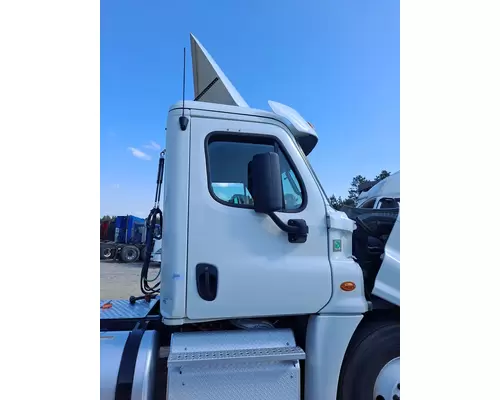 FREIGHTLINER CASCADIA 125 CAB