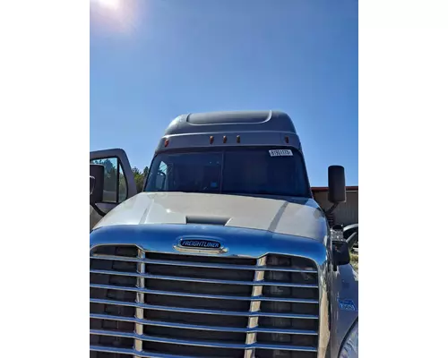 FREIGHTLINER CASCADIA 125 CAB